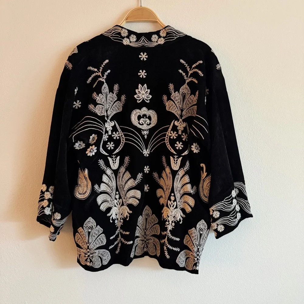 Johnny Was Odette Velvet Corduroy Cropped Kimono Black Embroidery Size Small NWT